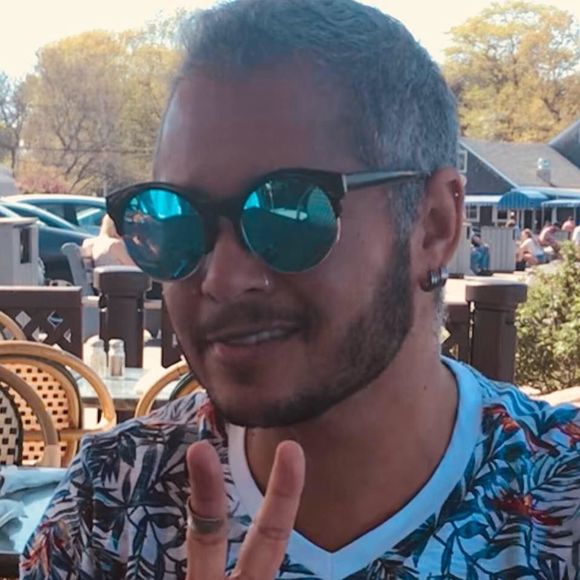 Meet your Posher, Tygh - Picture 1 of 7